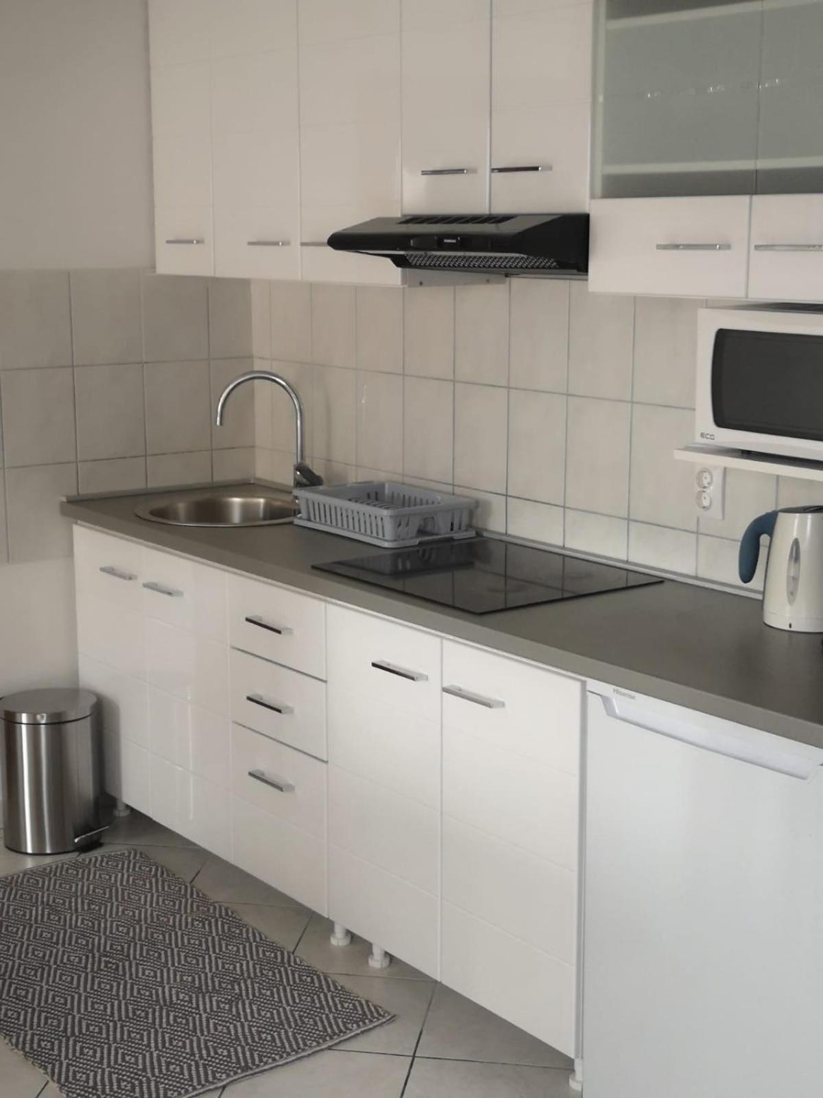 Apartments Suri Водице Екстериор снимка